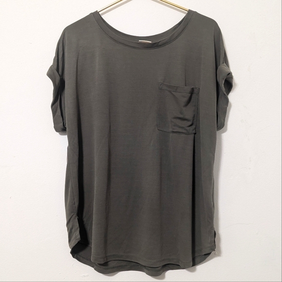 a new day Tops - NWOT Olive Pocket T Shirt